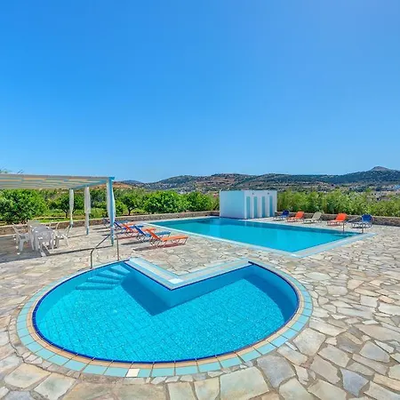Smaragdi 2* Finikas (Syros)