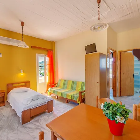 Smaragdi 2* Finikas (Syros)