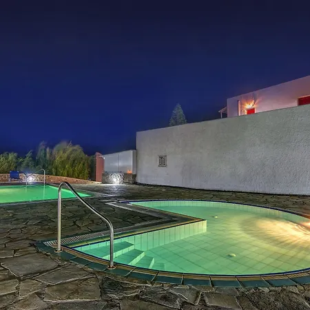 Aparthotel Smaragdi