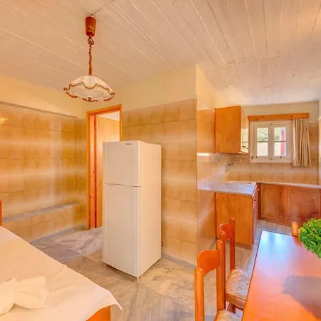 Smaragdi Apart-hotel 2*
