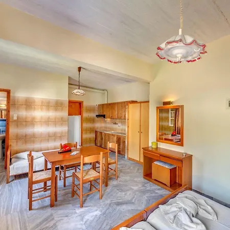 Smaragdi Aparthotel Finikas (Syros)