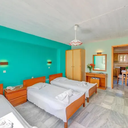Smaragdi Finikas (Syros)